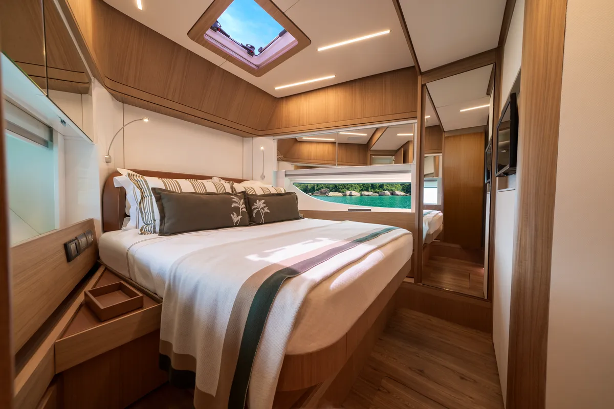 Intermarine 70 — Suítes