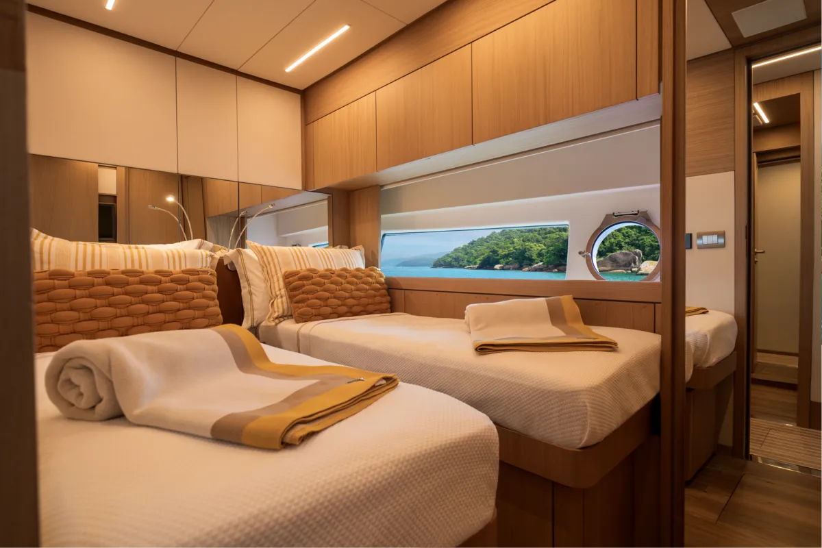 Intermarine 70 — Suítes